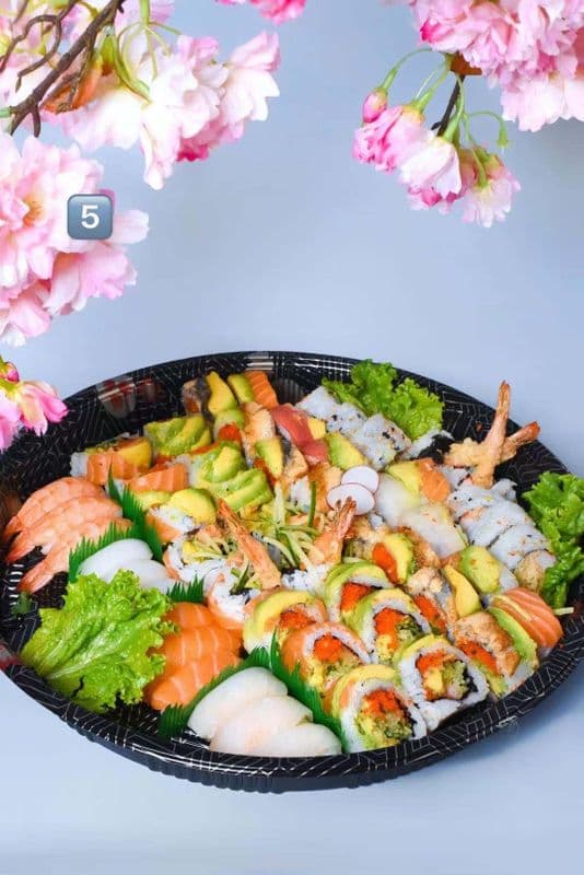 P5. Dragon Warrior Party Tray (52 pcs)