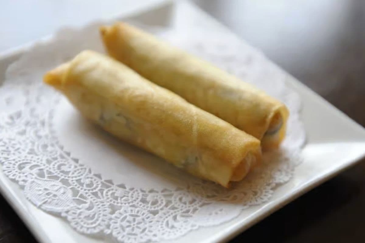 1102. Deep Fried Spring Rolls (4 pcs)