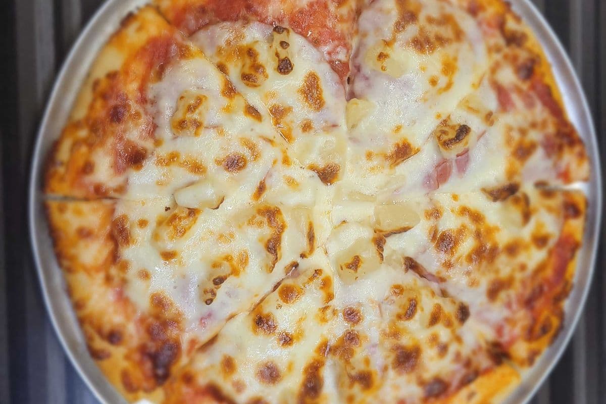 15" Hawaiian Pizza