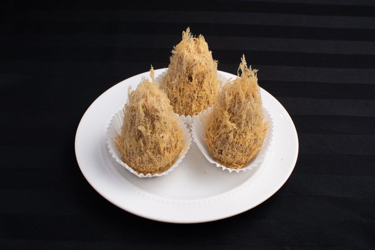 D39. Deep Fried Taro Root Dumplings w/ Pork (蜂巢芋角)