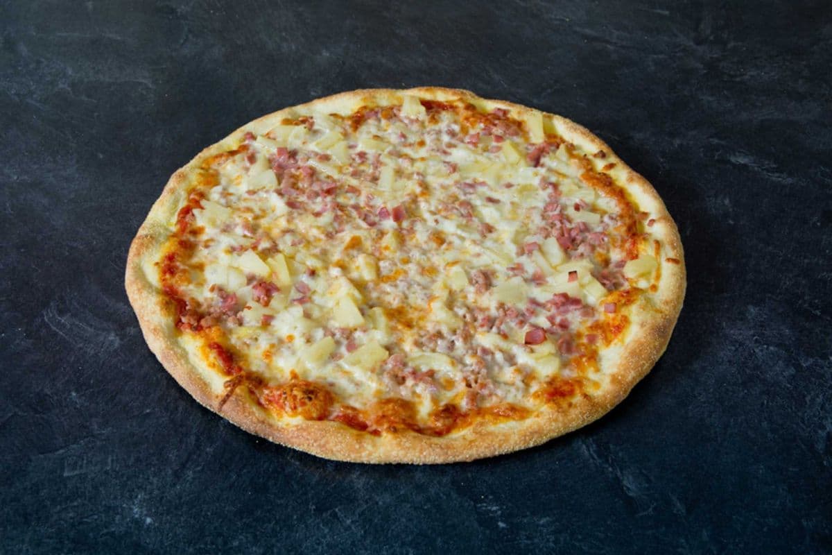 12" Medium Specialty Pizza #14 (Hawaiian)