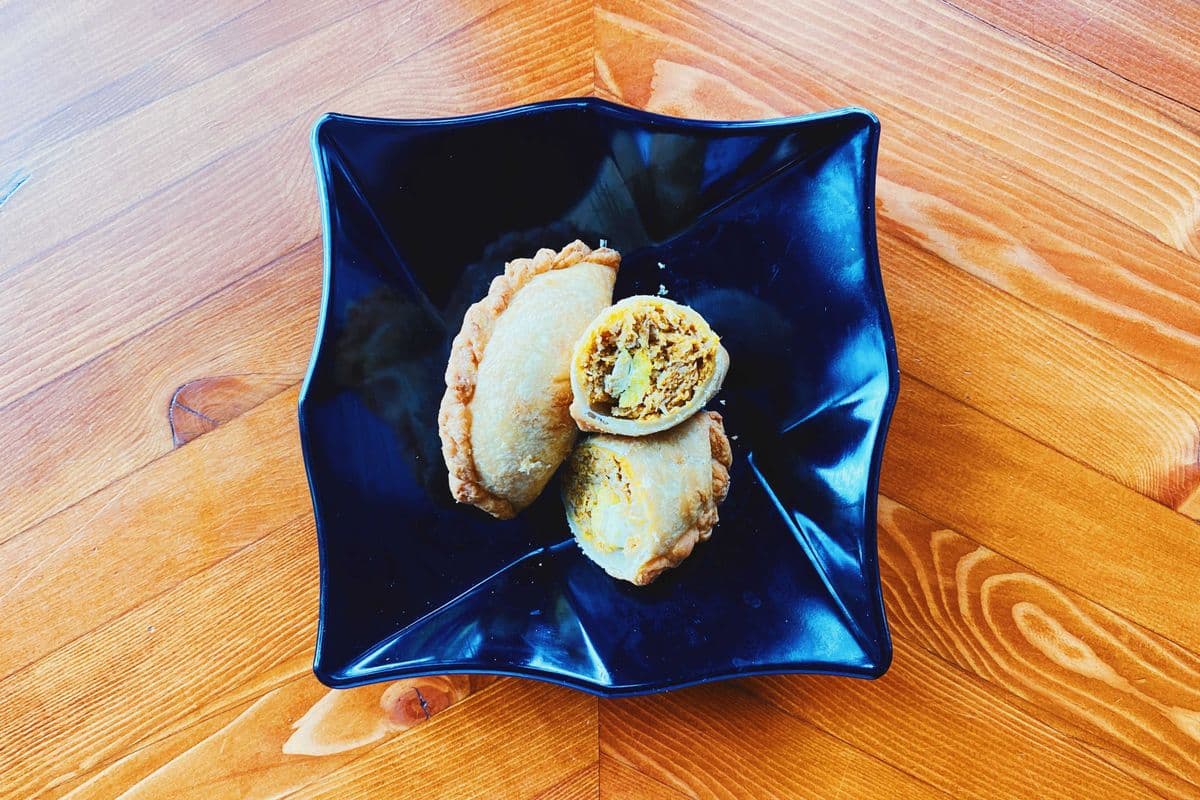 Chicken Curry Puff (2 pcs)