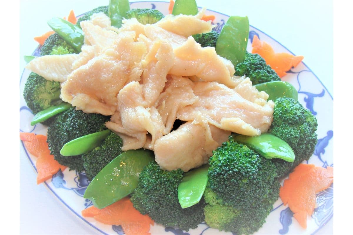 54. Sliced Chicken with Snow Peas and Broccoli