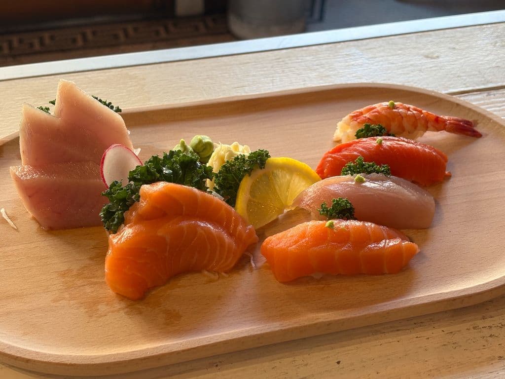 Sashimi & Sushi Combo