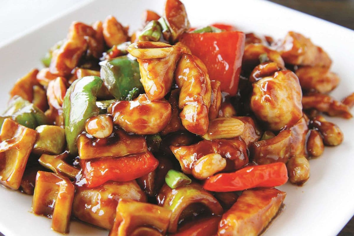 Stir-Fried Diced Chicken with Peanuts and Sweet Bean Sauce 醬爆雞丁