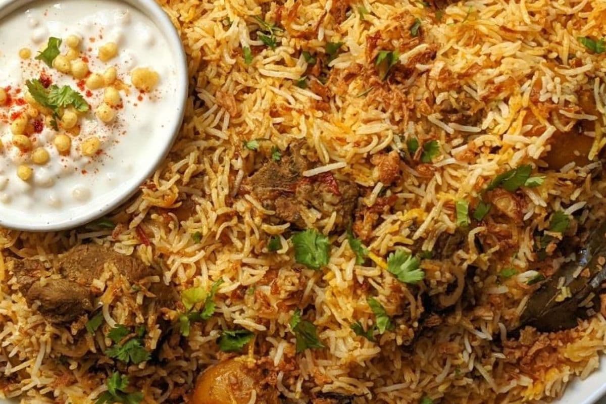 Chef Spl Chicken Biryani + Boondi raita