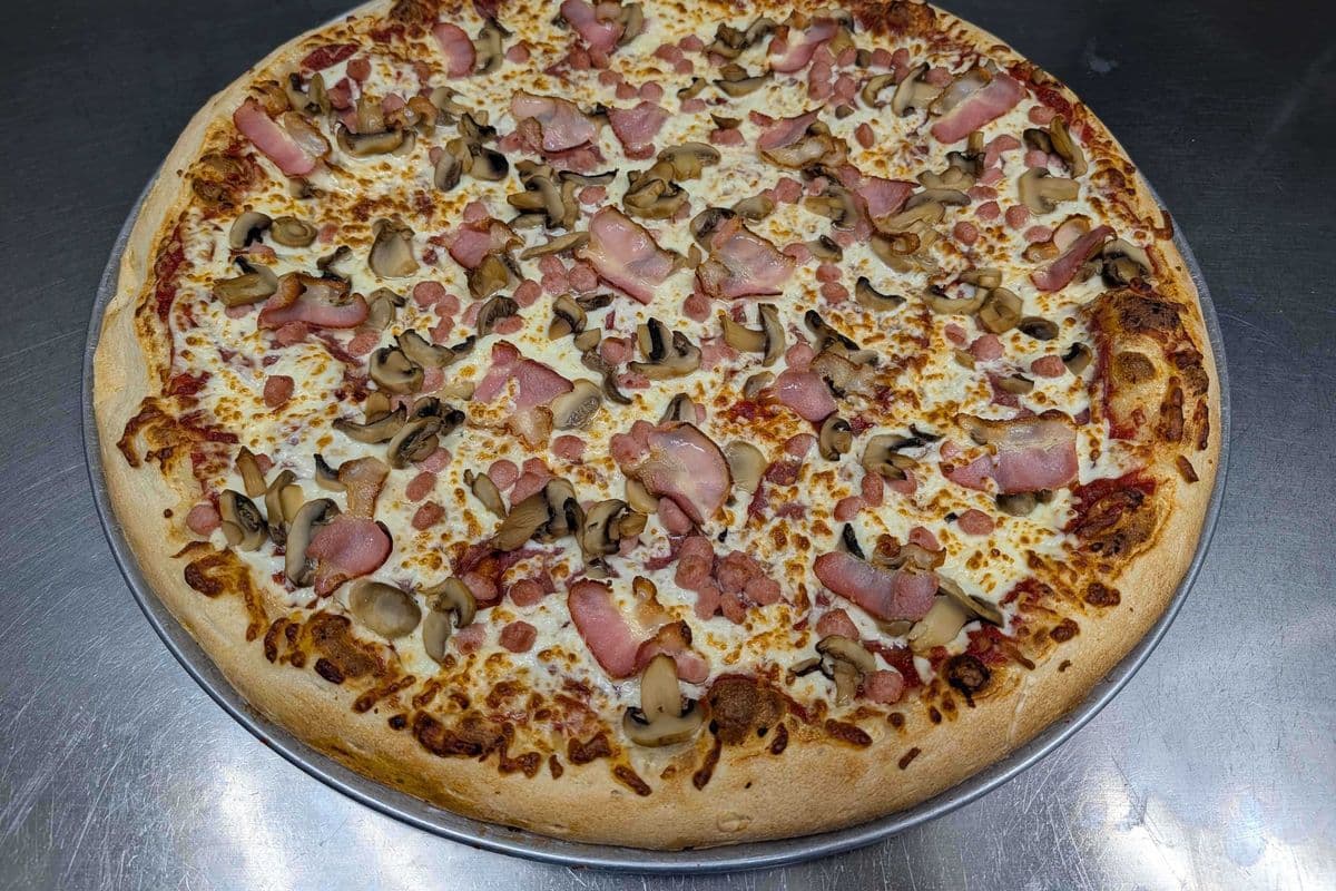 Large Canadian Pizza