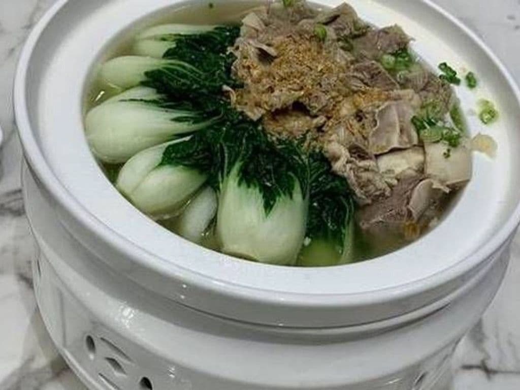Rice Noodle w/ Beef Brisket in Soup (Regular) 85