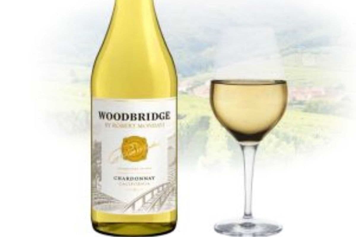 Woodbridge Chardonnay, 750ml wine (13% ABV) (1 x 750 ml)
