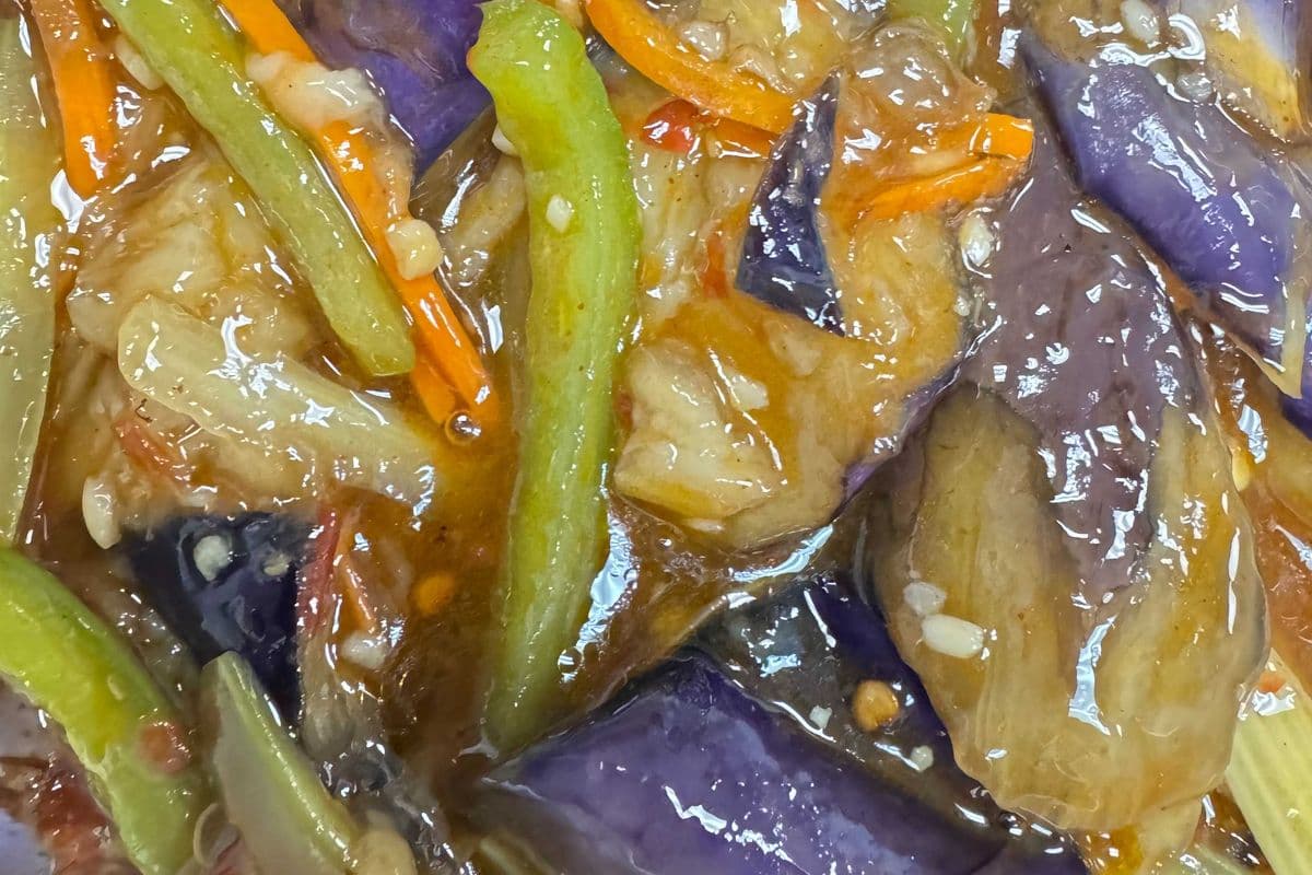 Eggplant with Garlic and Chili Sauce 鱼香茄子（纯素）