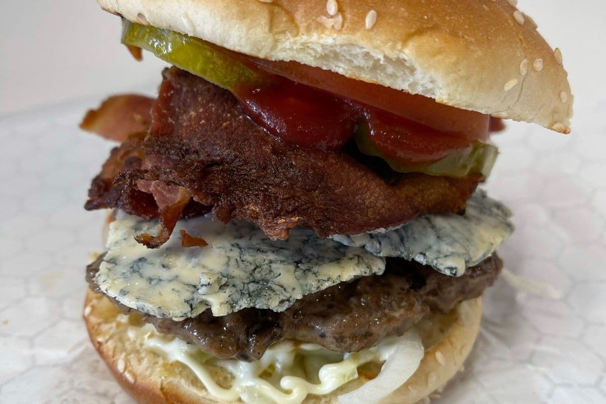 Quebecer Burger Combo 6oz