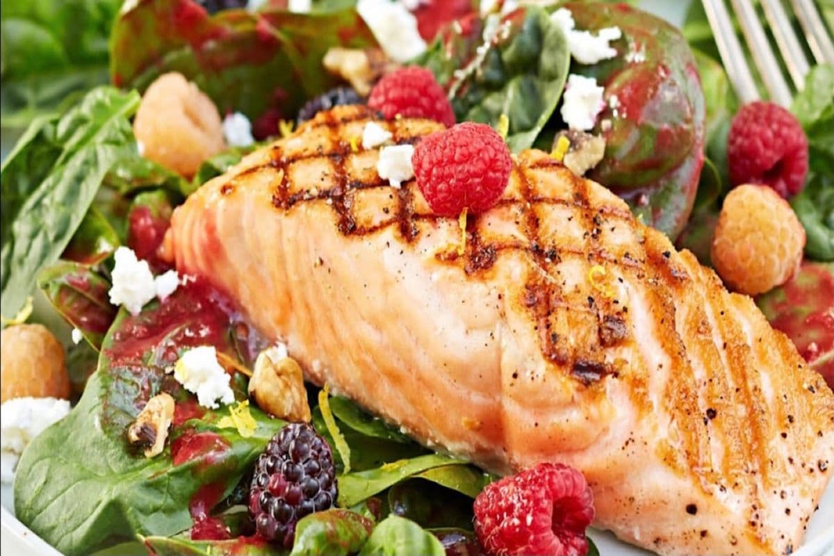Grilled Salmon Salad