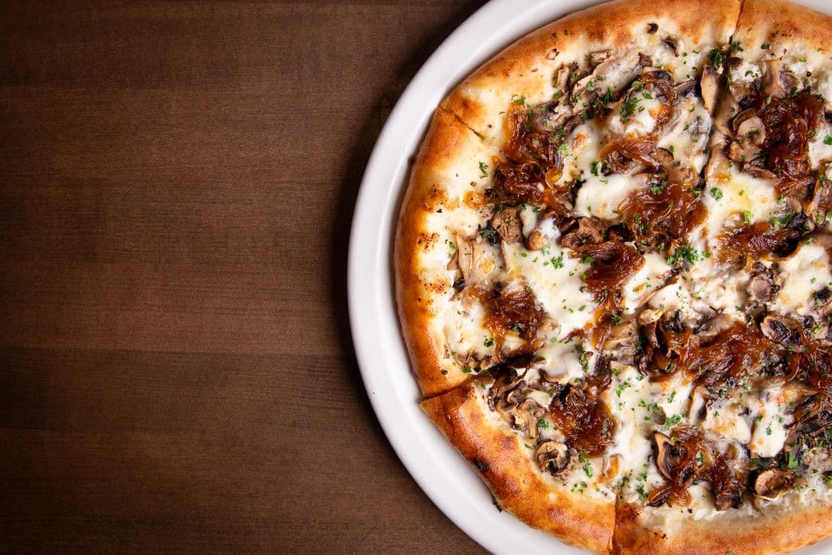 Large Funghi Pizza