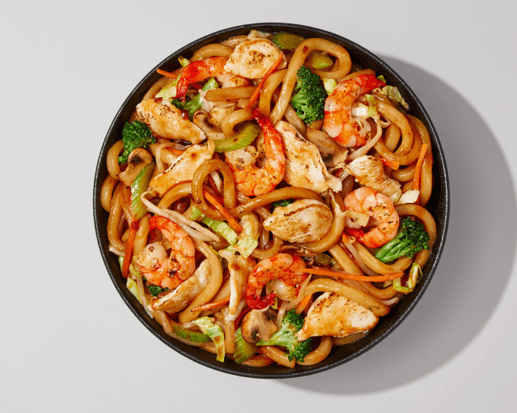Teppanyaki au poulet et aux crevettes avec du riz