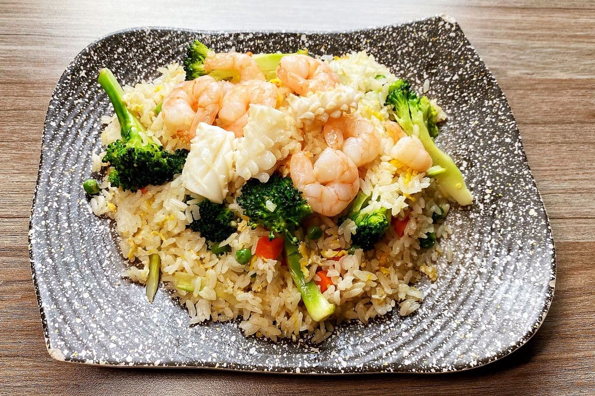 43. Riz frit aux fruits de mer