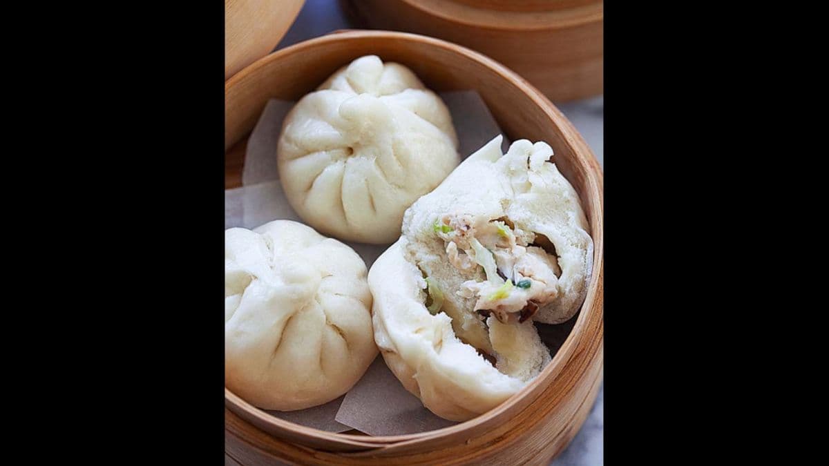 Hong Kong-Style Steamed Chicken Bun (2 pcs)