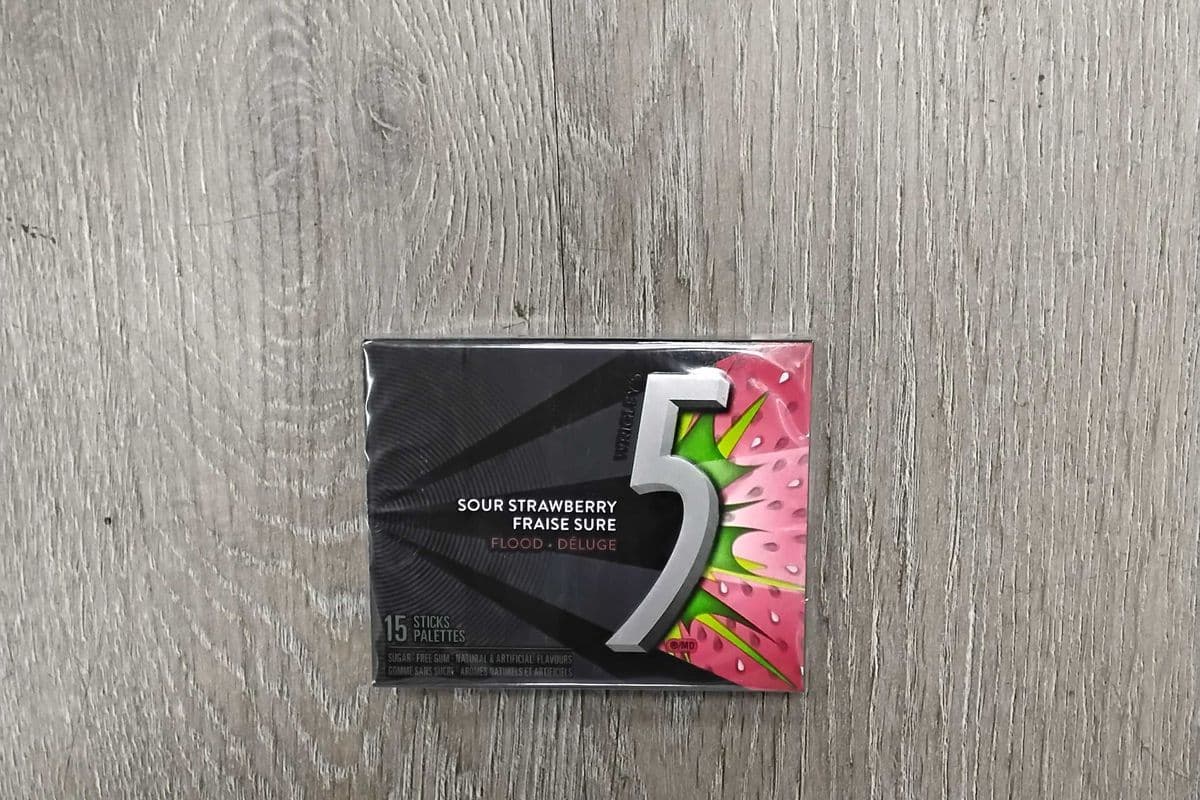 Wrigley 5 sour strawberry (15 sticks )