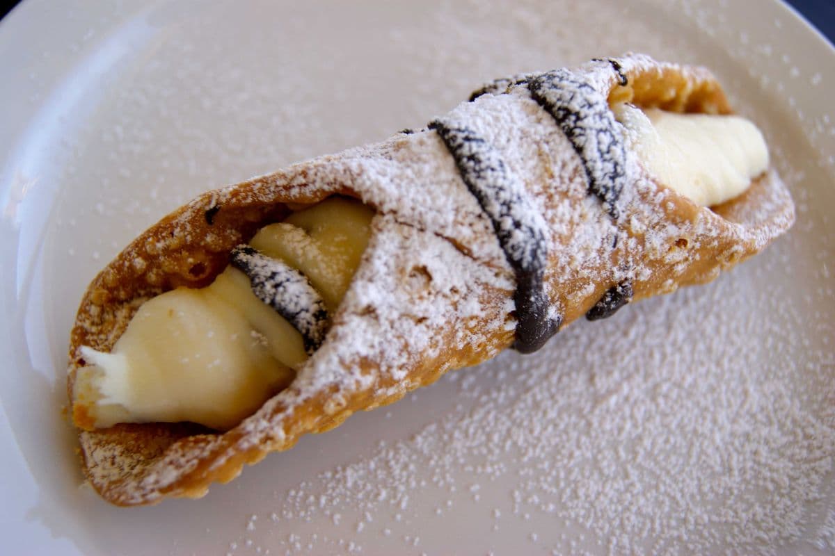 italian canoli