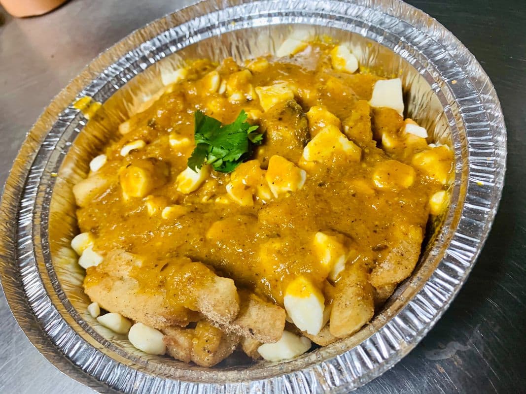 Butter chicken Poutine