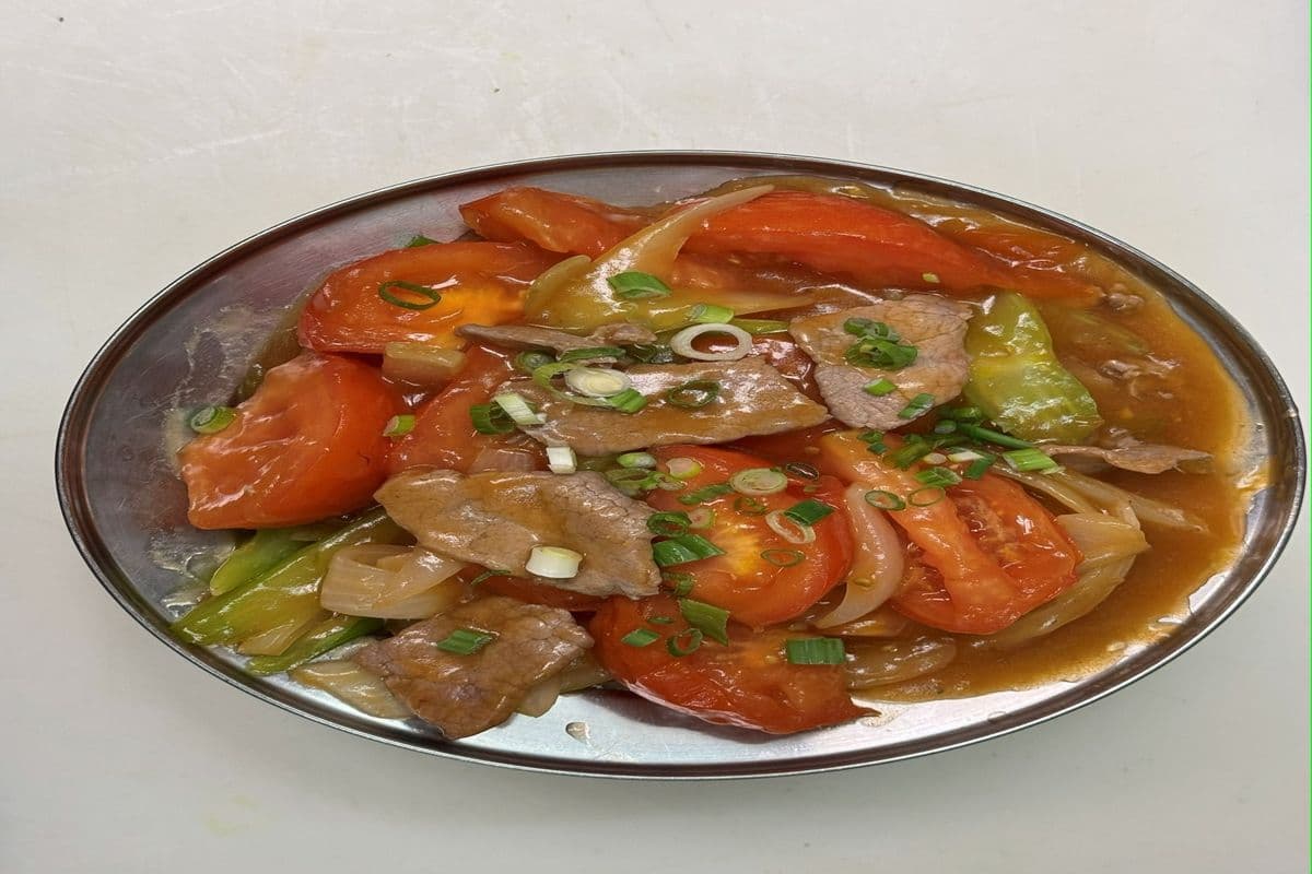Beef and Tomatoes (Jumbo onion, celery and tomatoes)