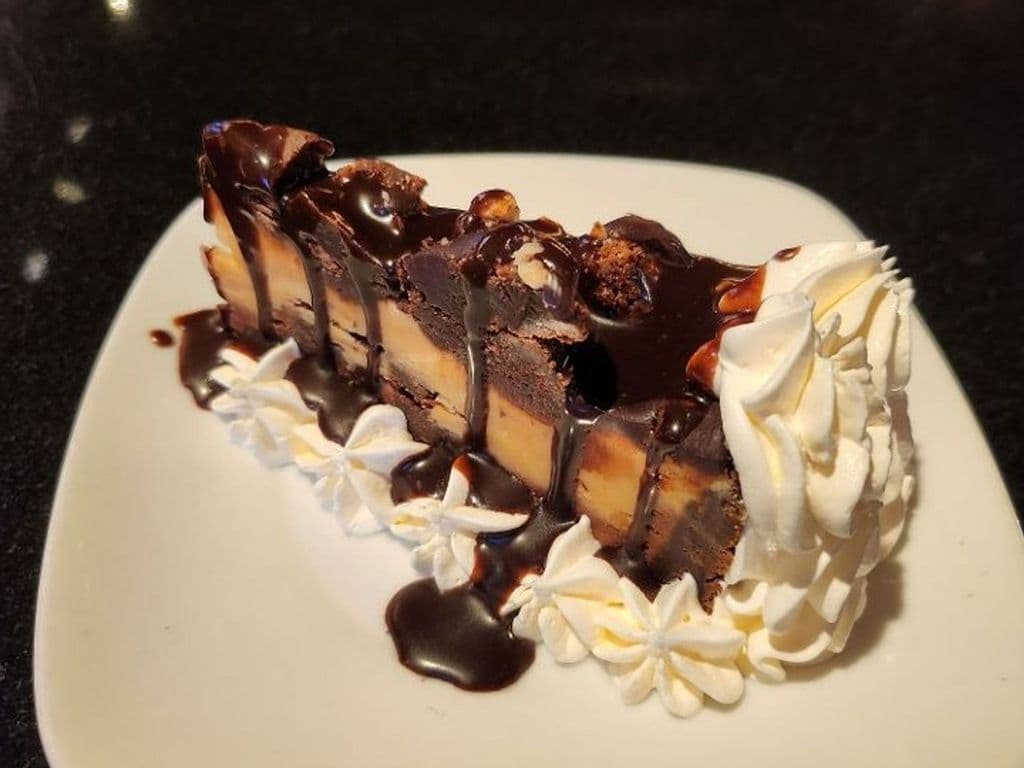 PEANUT BUTTER CHEESECAKE