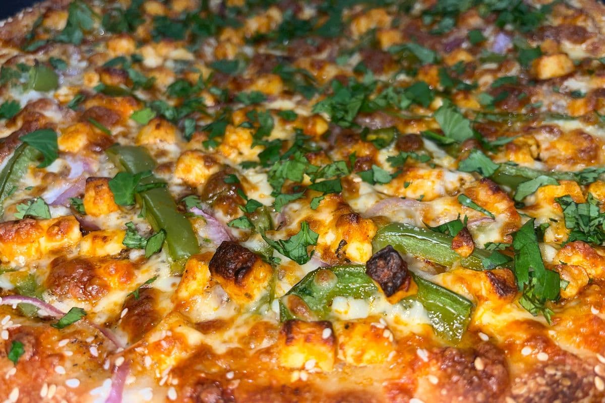 The Butter Paneer Pizza 100% Vegetarian
