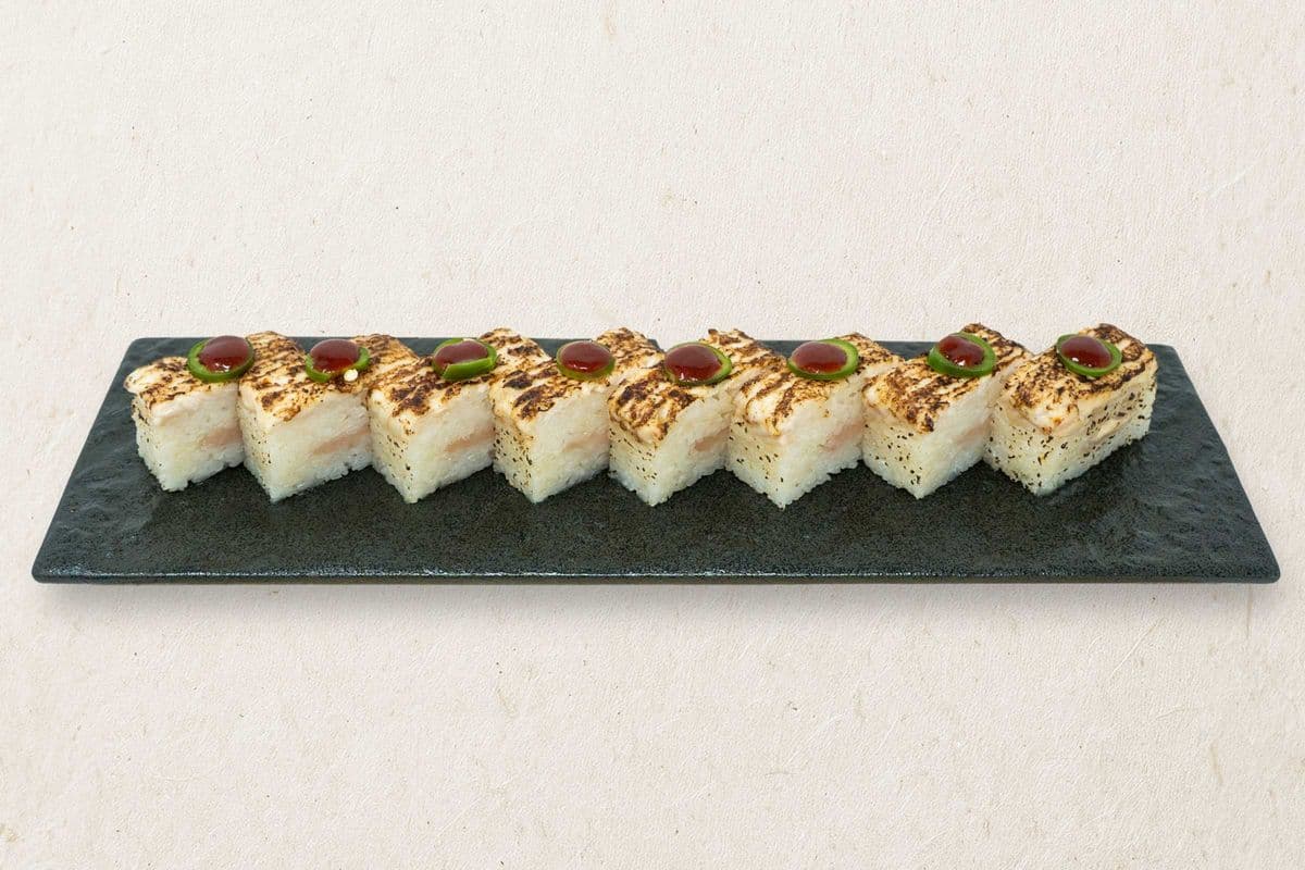 Spicy Salmon Aburi Oshi (Seared and Spicy) (8 pcs)
