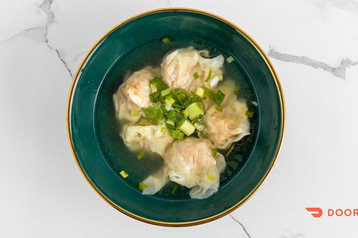 R7. Shrimp Wontons With Soup (4pcs)