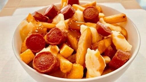 Grande Poutine Hotdog / Large Hotdog Poutine