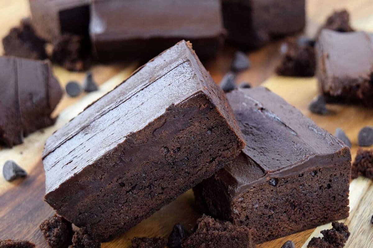 Iced Chocolate Brownie (8 pcs)