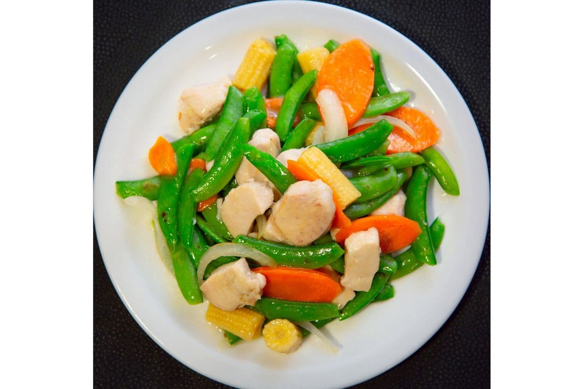 C10. Chicken with Sugar Pea