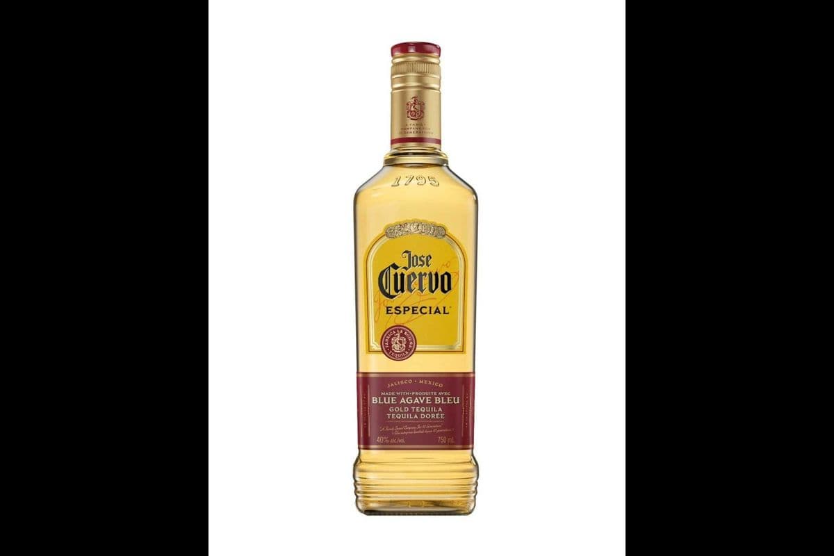 Jose Cuervo Especial Gold Tequila (1 x 750 ml)