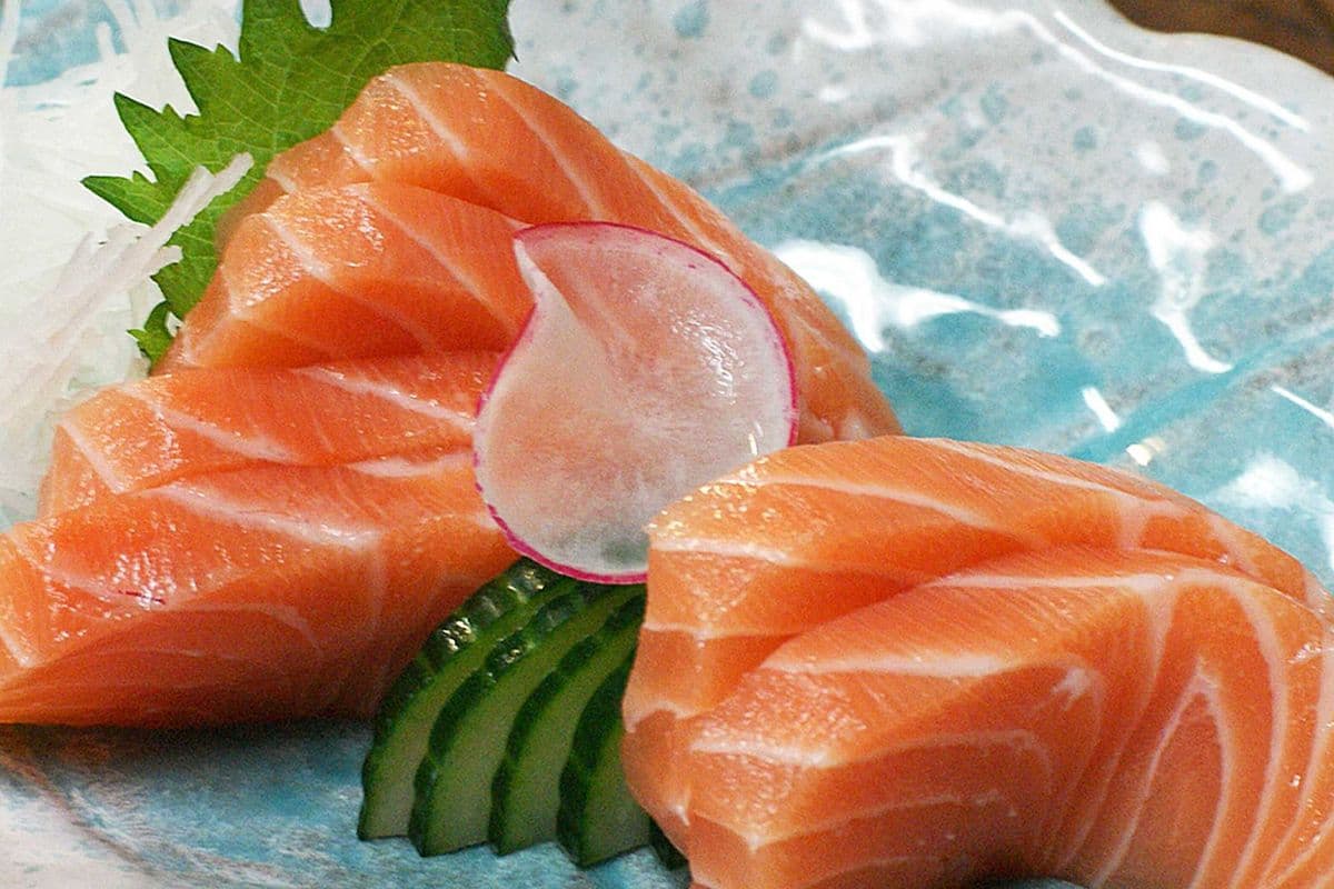 6pcs Salmon Sashimi