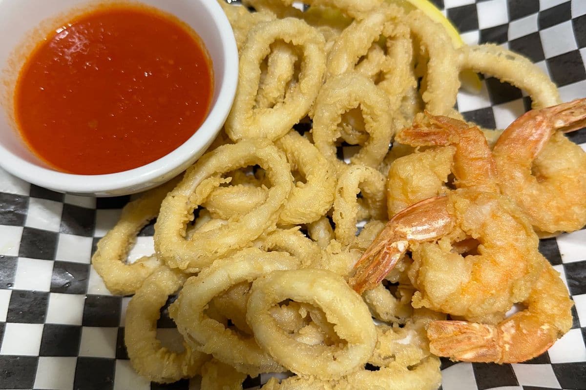 Fried Calamari and Shrimp (Feeds 2-3 people)