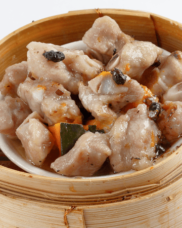 7. Steamed Spareribs with Black Bean Sauce 7. 豉汁蒸排骨