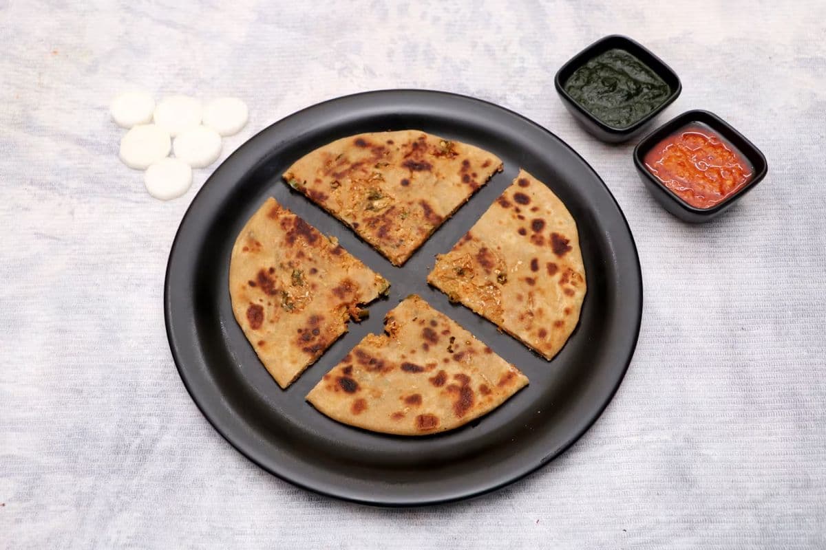 Mooli Paratha Plate