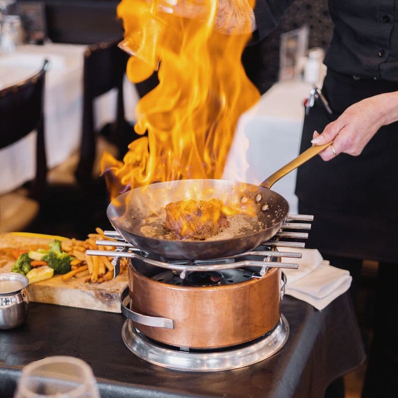 Filet mignon flambé / Flaming filet mignon