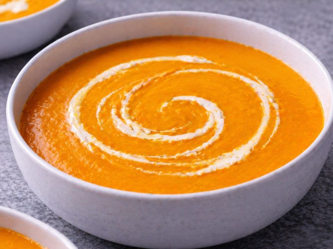 Golden Coconut Ginger Carrot Soup (16oz)