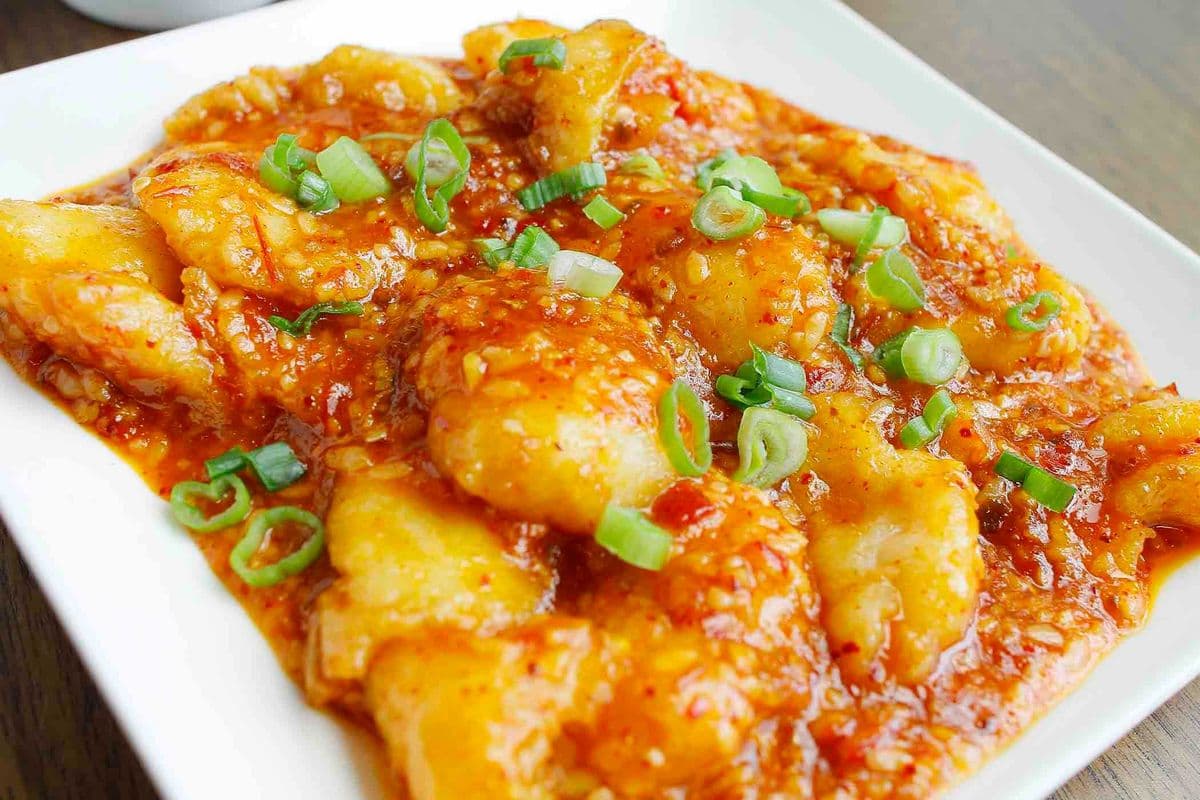 Stir-Fried Basa Fillet with House Special Chili Sauce 豆瓣魚片