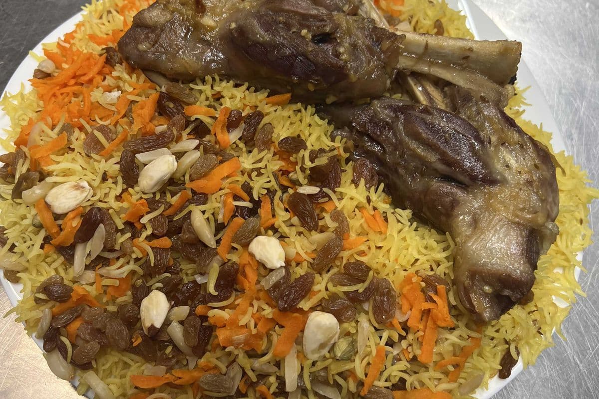 Lamb Shanks over Rice (1 Piece)