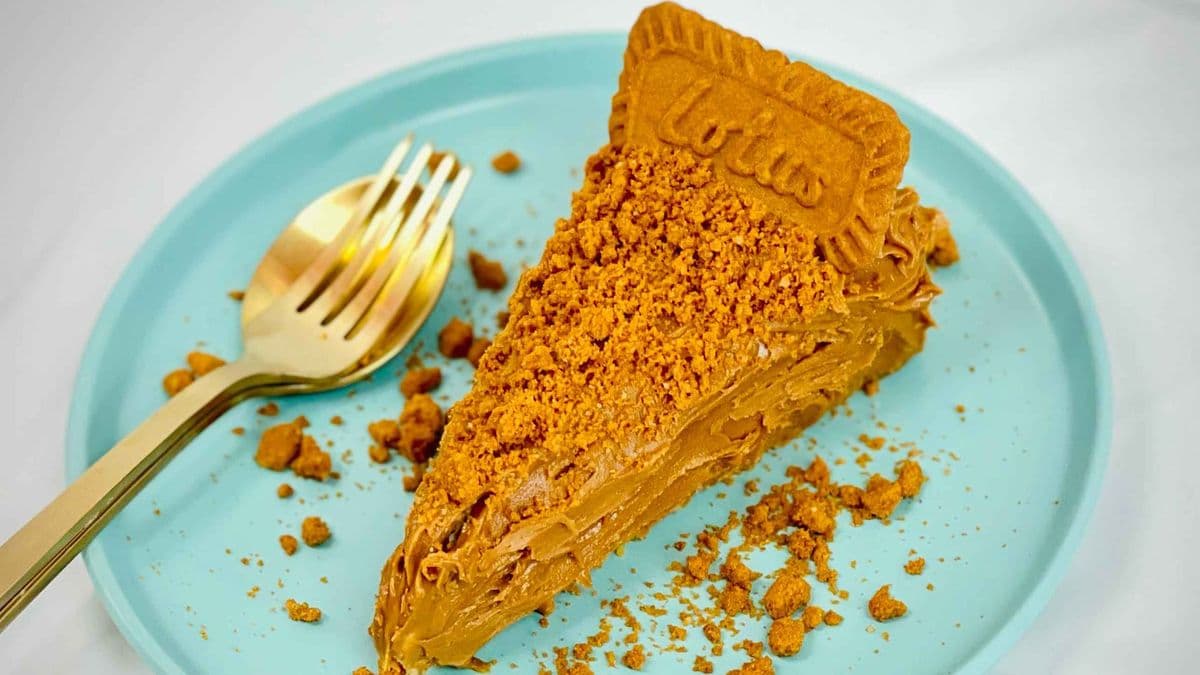 Lotus cookie Crumble Cheesecake (Special)