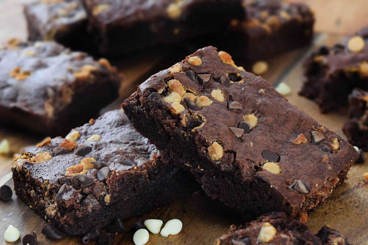 Triple Chocolate Brownie (8 pcs)
