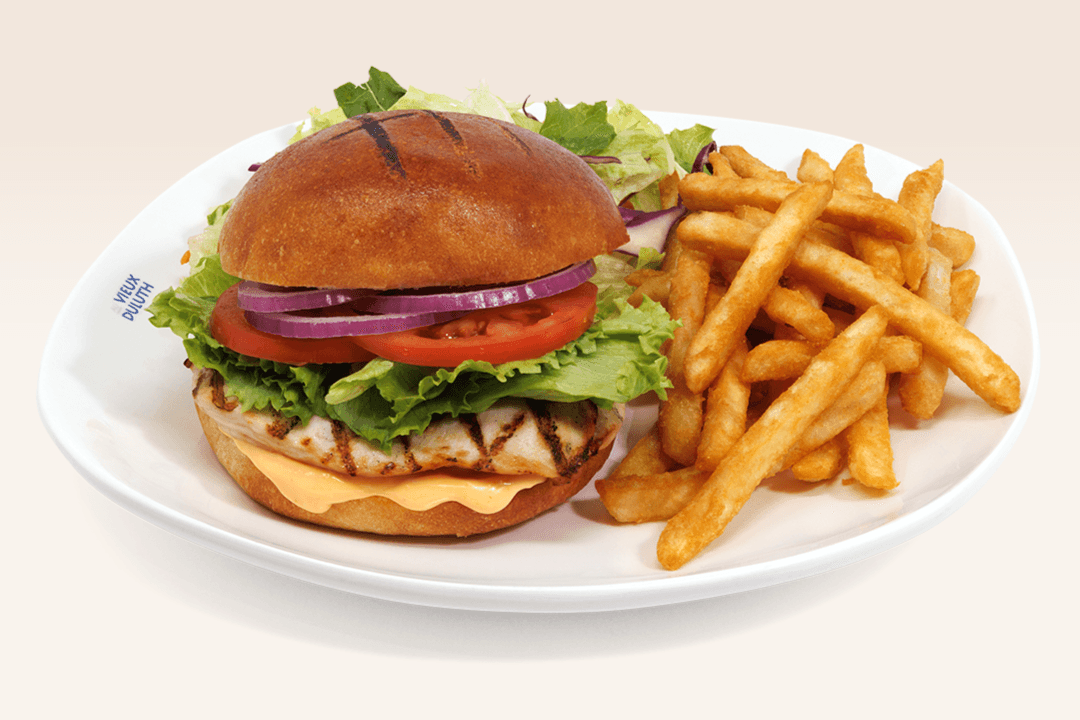 Burger au poulet avec frites / Chicken Burger with Fries