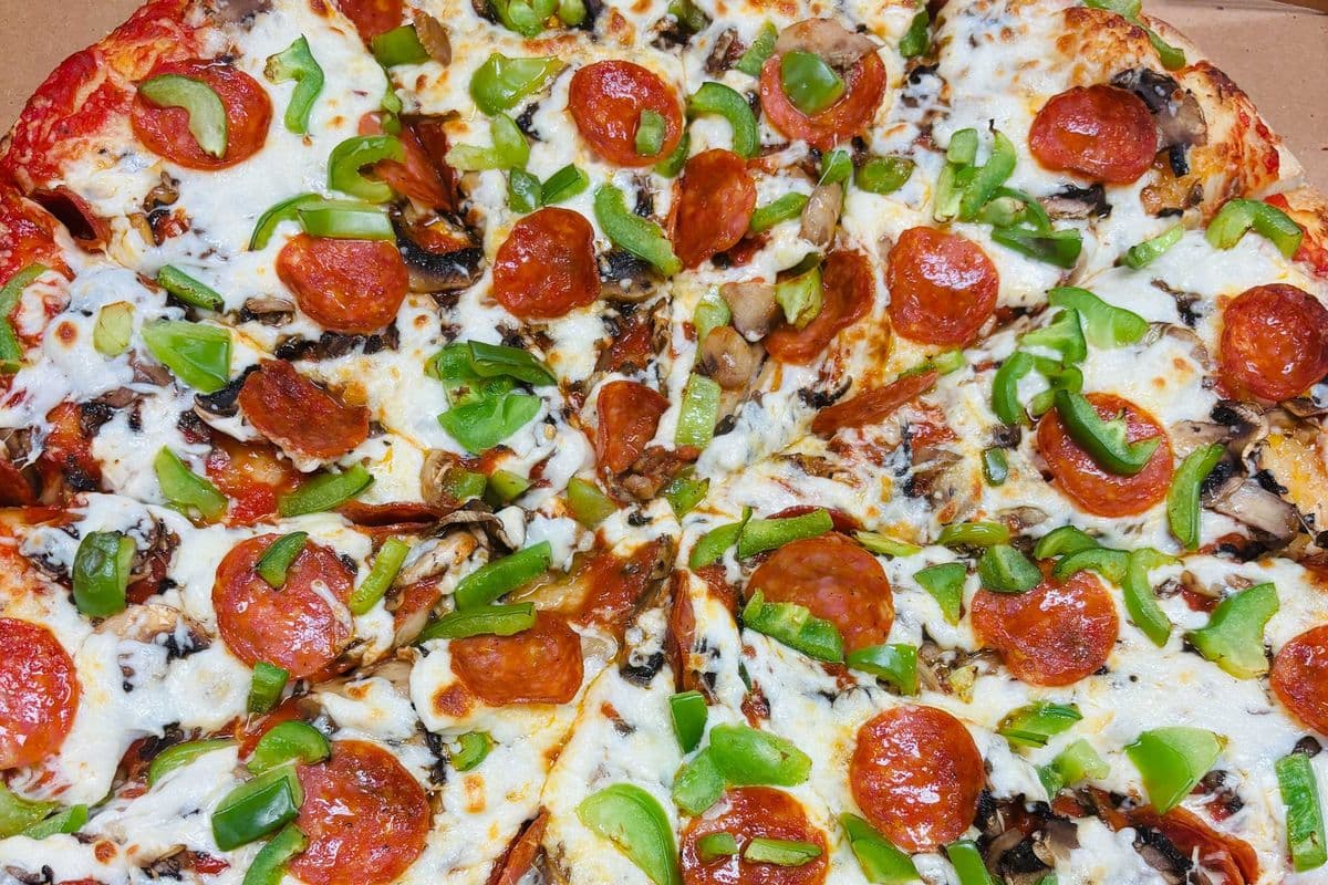 Deluxe Pizza