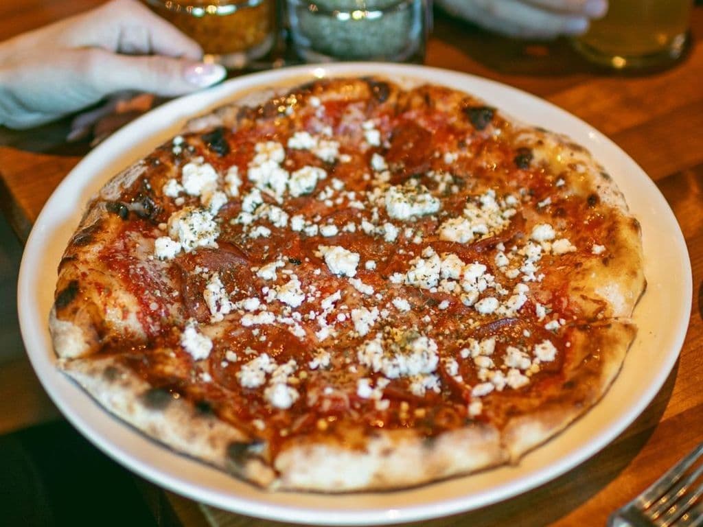 Pidzz chèvre & miel épicé / Goat Cheese & Hot Honey Pidzz