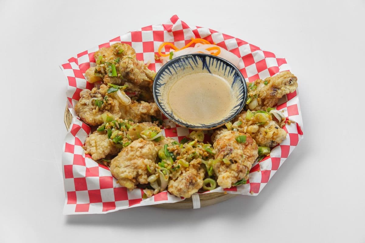 @26 Chicken Wings / Cánh Gà Chiên Nước Mắm