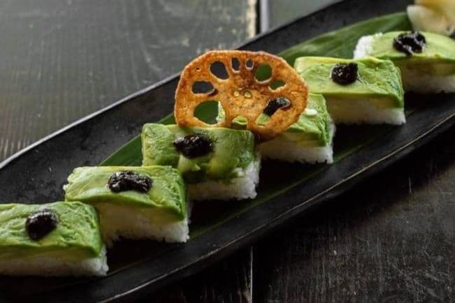 Pressed Avocado Sushi (6 pcs)