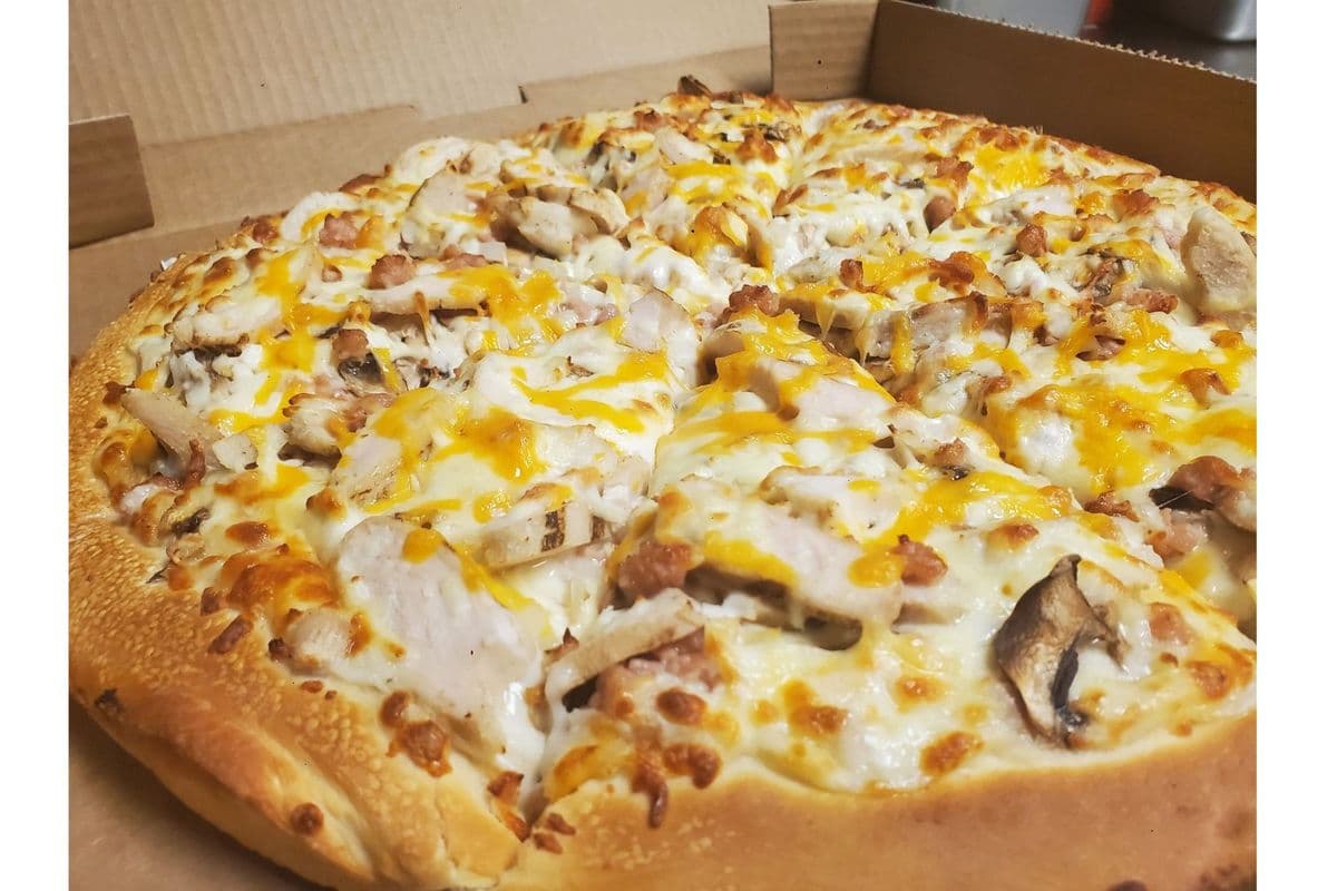 14'' Chicken Mushroom Melt Pizza