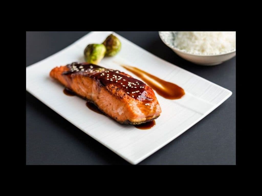 38. Saumon Téri-Yaki / Salmon Teriyaki
