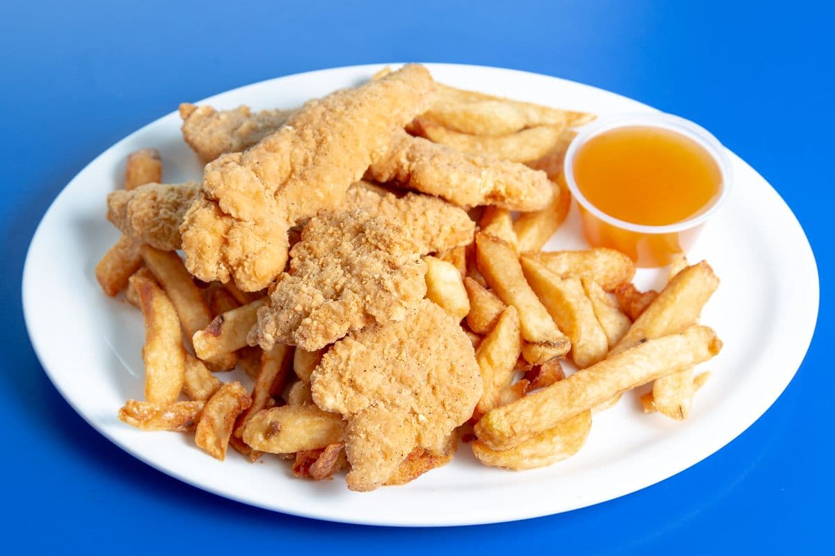 Chicken Fingers Breaded and Chips (4 pcs) (960 Cal)